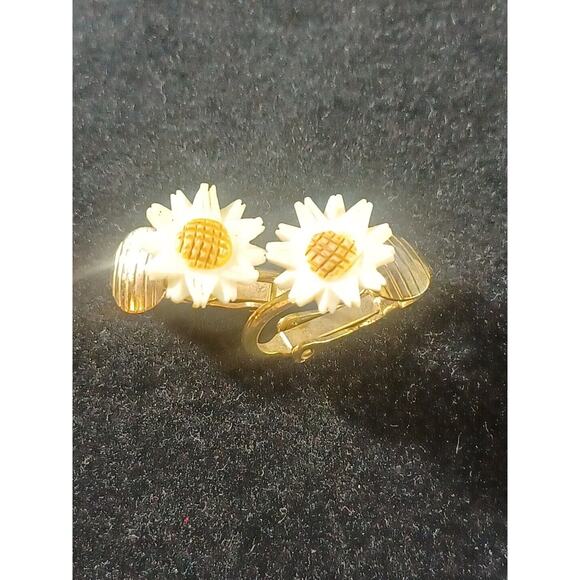 Vintage Ceramic Daisy Golden Clip On Earrings Yellow & White - Picture 2 of 8
